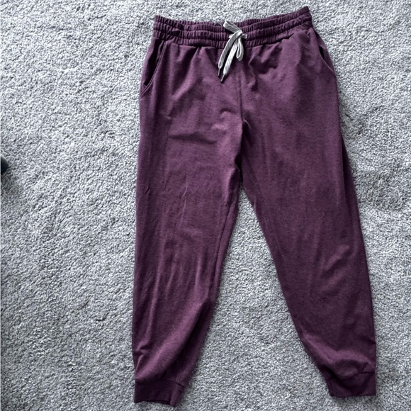 Vuori Women's DreamKnit Performance Joggers, Small, Marsala Heather - Picture 6 of 13